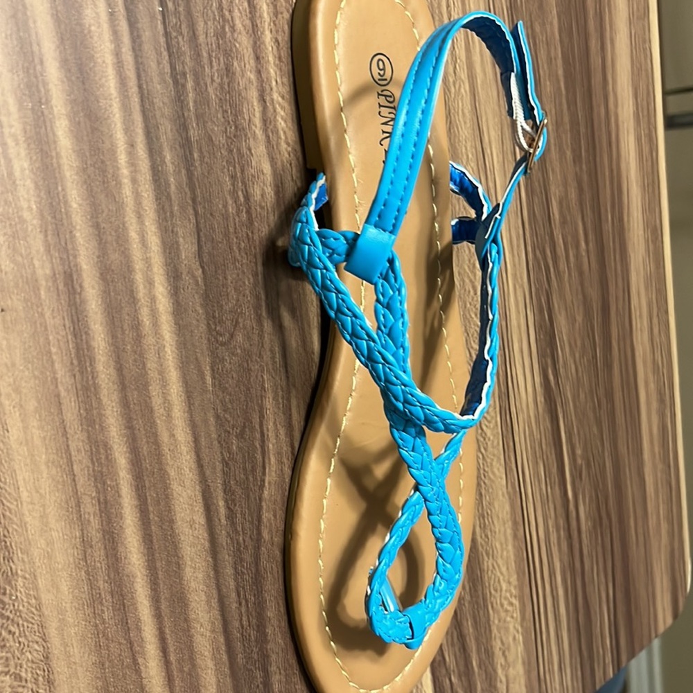 Sky blue thong sandals - Picture 7 of 11